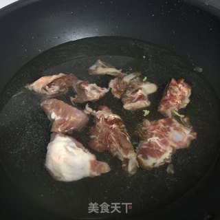 珍珠马蹄骨头汤的做法步骤：3