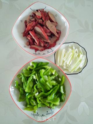 五香鸡肝炒青椒的做法步骤：3