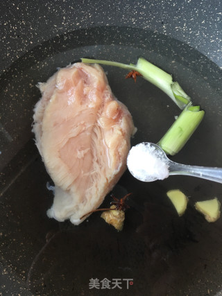 藤椒鸡胸肉的做法步骤：2