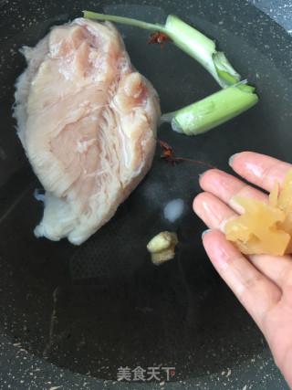 藤椒鸡胸肉的做法步骤：3