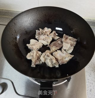 排骨莲藕汤的做法步骤：4