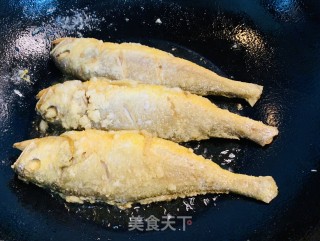 火麻仁香菇木耳黄花鱼的做法步骤：4