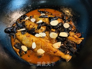 火麻仁香菇木耳黄花鱼的做法步骤：9
