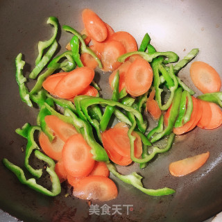 青椒牛肉的做法步骤：2