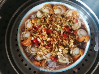 蒜蓉粉丝蒸扇贝肉的做法步骤：12