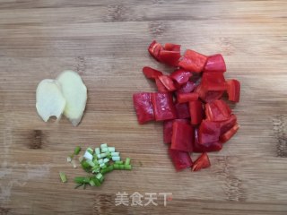 土豆焖鸡块的做法步骤：3