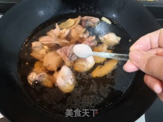 土豆焖鸡块的做法步骤：16