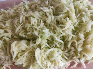 西葫芦虾仁水饺的做法步骤：11