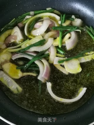 葱油焖鸡腿的做法步骤：4