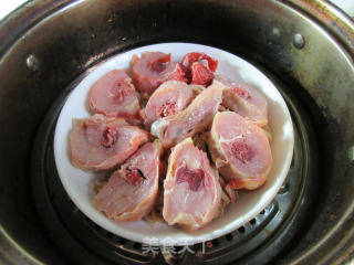腊鸡腿蒸素鸡翅的做法步骤：6