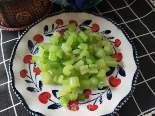 炝拌芹菜的做法步骤：8