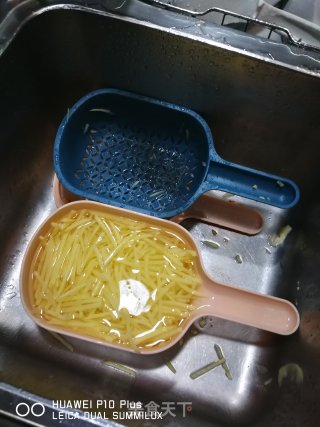 肉渣炒土豆丝，卷煎饼的绝配！的做法步骤：6