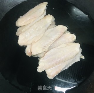 红烧鸭翅的做法步骤：2