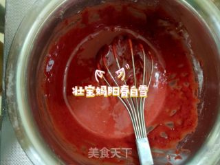 红丝绒戚风蛋糕！6寸戚风蛋糕胚！ 无泡打粉改良剂！在家轻松做出高颜值蓬松细腻的蛋糕的做法步骤：5