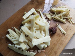 田螺鸭脚煲的做法步骤：6
