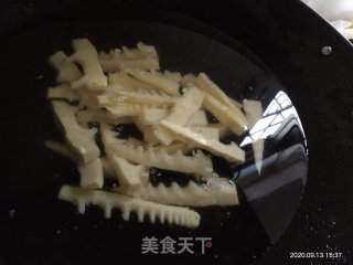 田螺鸭脚煲的做法步骤：7
