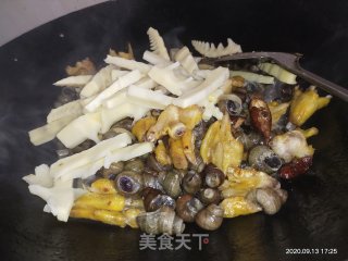 田螺鸭脚煲的做法步骤：16