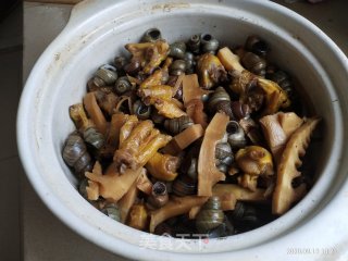 田螺鸭脚煲的做法步骤：21