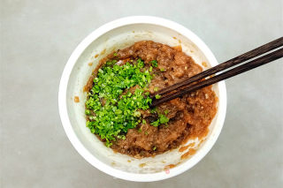 鸡茸酿木耳的做法步骤：5