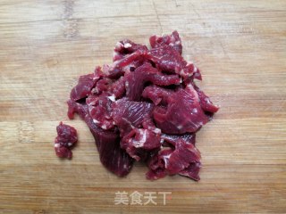 牛肉佐西兰花的做法步骤：1