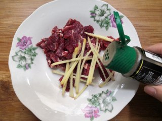 牛肉佐西兰花的做法步骤：5