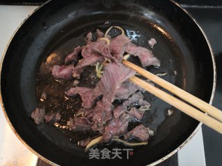 牛肉佐西兰花的做法步骤：24