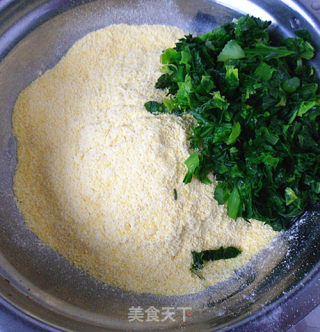 芹菜叶玉米饼的做法步骤：3