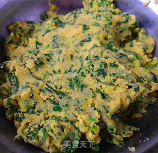 芹菜叶玉米饼的做法步骤：4