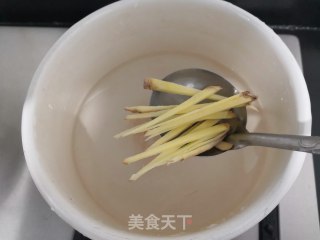 蟹柳黑豆芽汤的做法步骤：9