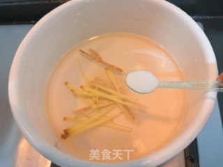 蟹柳黑豆芽汤的做法步骤：10