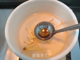 蟹柳黑豆芽汤的做法步骤：11