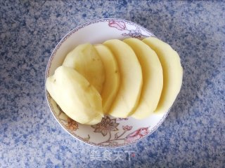 土豆饼的做法步骤：1