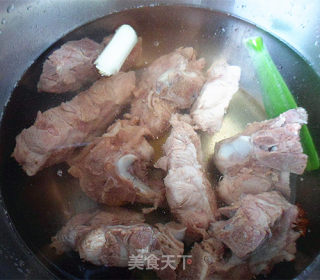 冬瓜猪骨汤的做法步骤：3