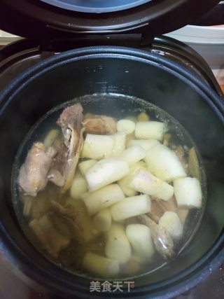老鸭煲山药汤的做法步骤：5