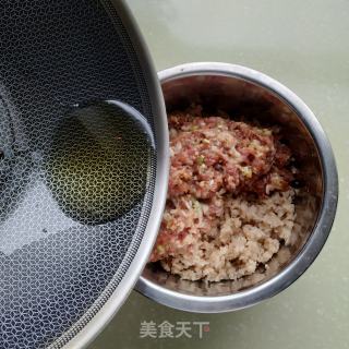 莲藕肉饺子的做法步骤：5