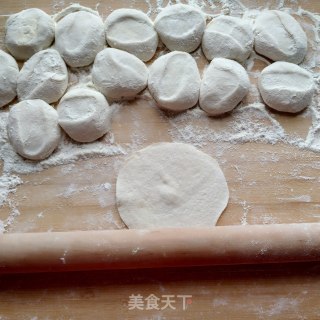莲藕肉饺子的做法步骤：12