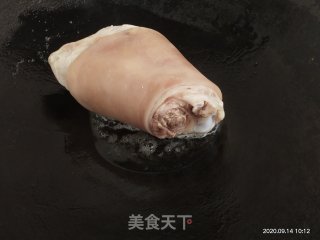 炖肘子的做法步骤：6