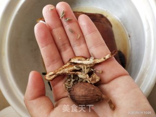 炖肘子的做法步骤：12