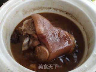 炖肘子的做法步骤：15