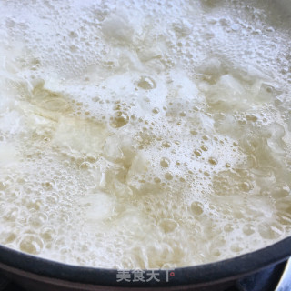 蔓越莓百合银耳汤的做法步骤：8