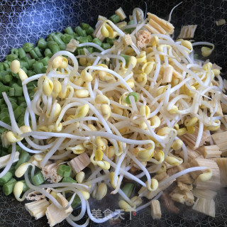 肉丁豆芽时蔬饸饹的做法步骤：13