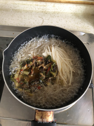 鸡杂红薯粉的做法步骤：5