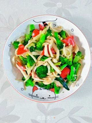 白玉菇甜椒炒西兰花的做法步骤：6