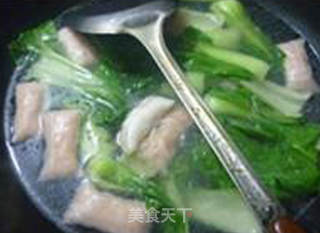 鱼皮脆虾饺青菜粉丝汤的做法步骤：8