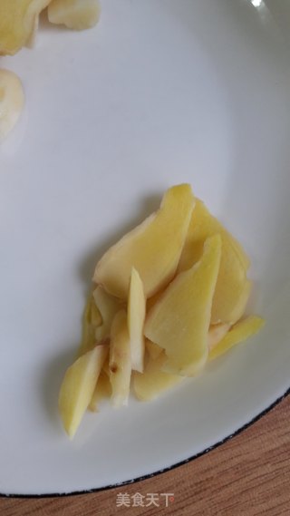 皮蛋豆腐芥菜汤的做法步骤：3