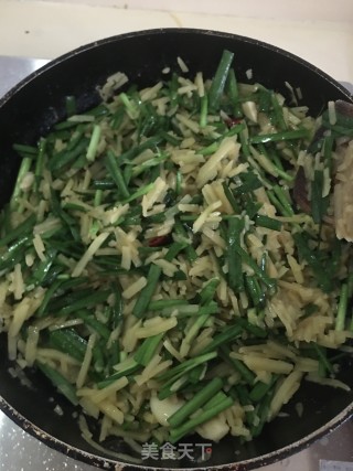 韭菜炒土豆的做法步骤：9