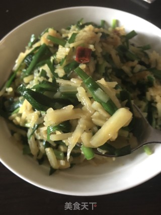 韭菜炒土豆的做法步骤：11