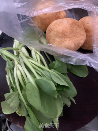 油菜炒面筋的做法步骤：1