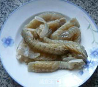 虾蛄土豆汤的做法步骤：2