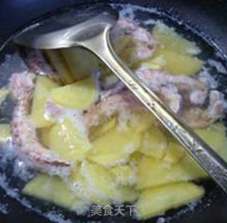 虾蛄土豆汤的做法步骤：7